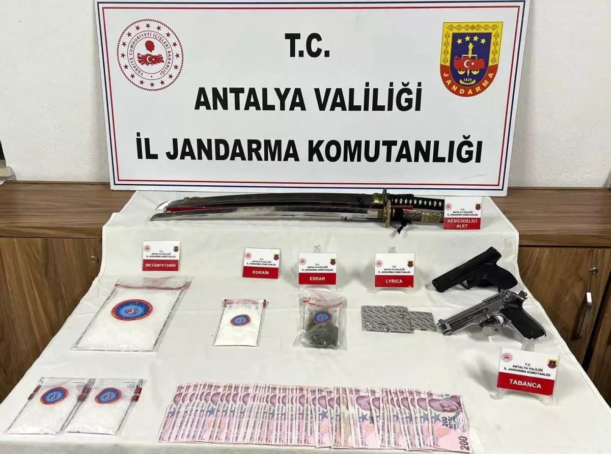 Antalya’da Uyuşturucu ve Silah Baskını